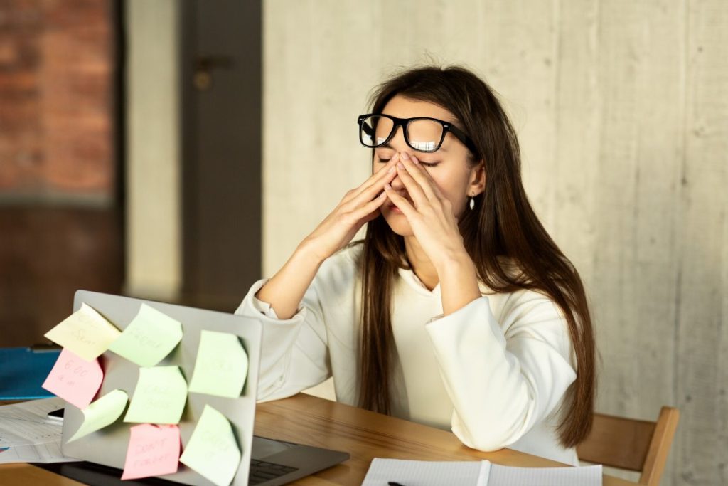 Kuidas turgutada arvuti ja teleri ees olemisest ning lugemisest kurnatud silmi?